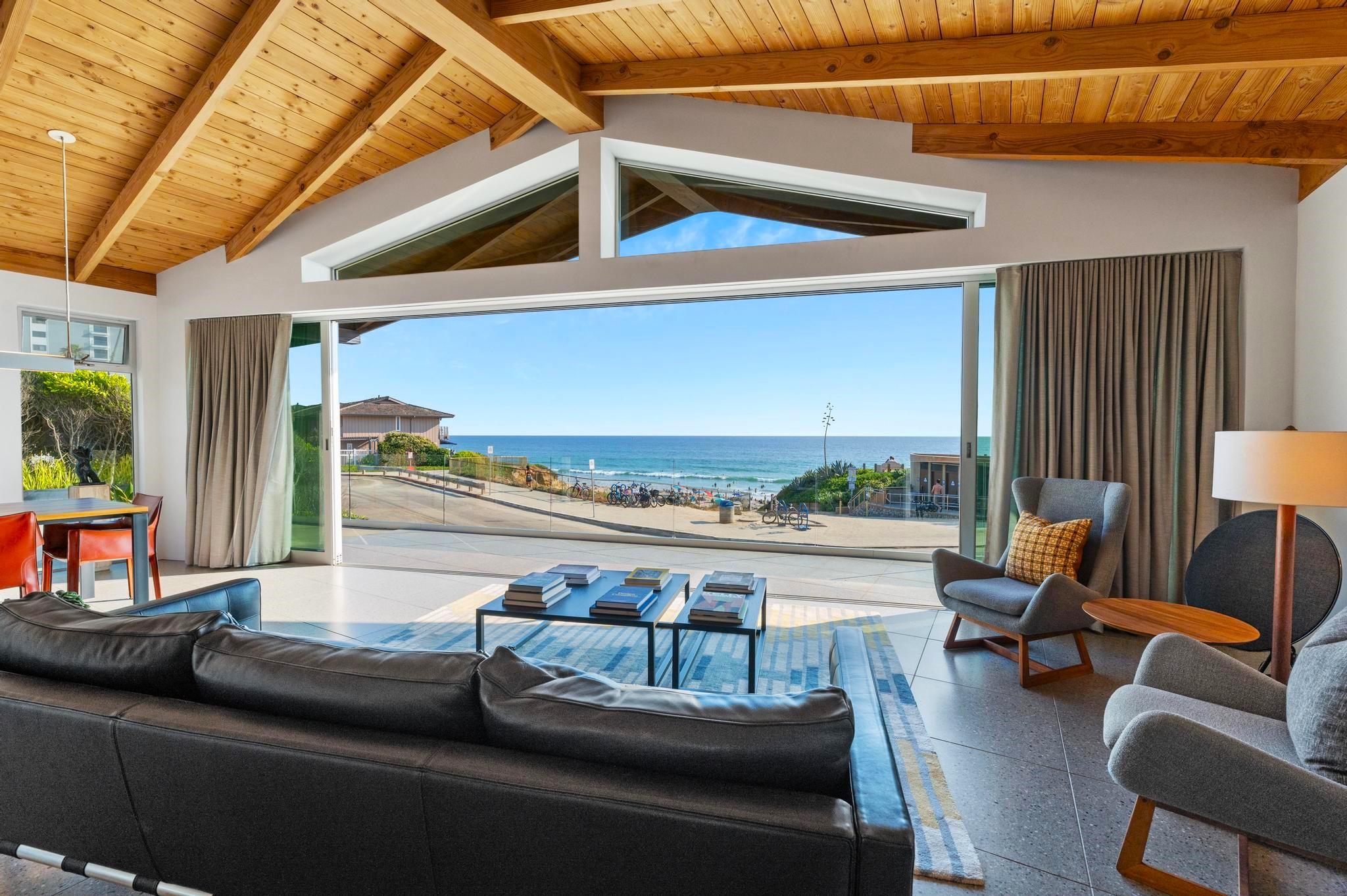 Beachfront Modern gallery image 4