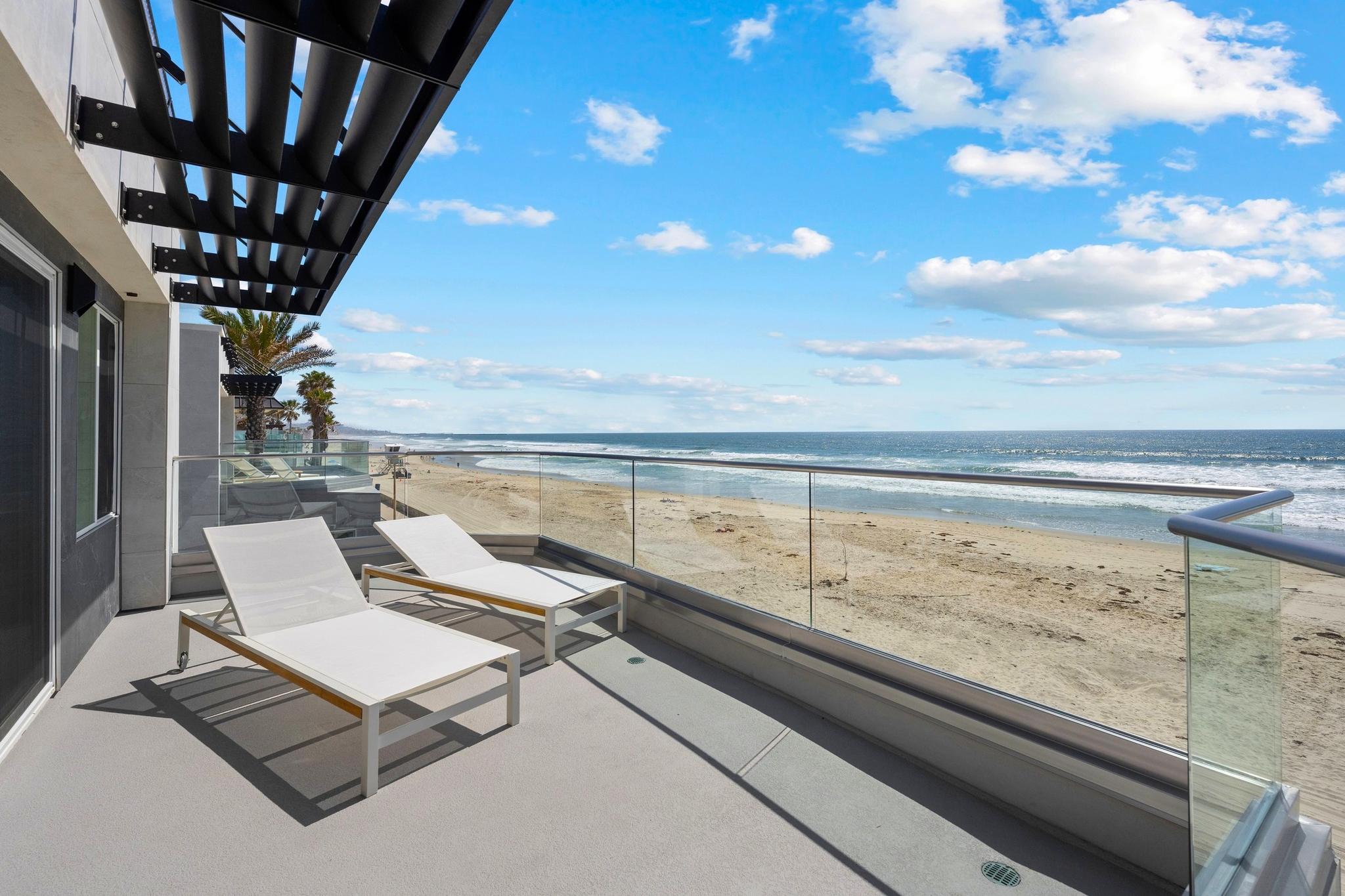 Oceanfront 2 North gallery image 4
