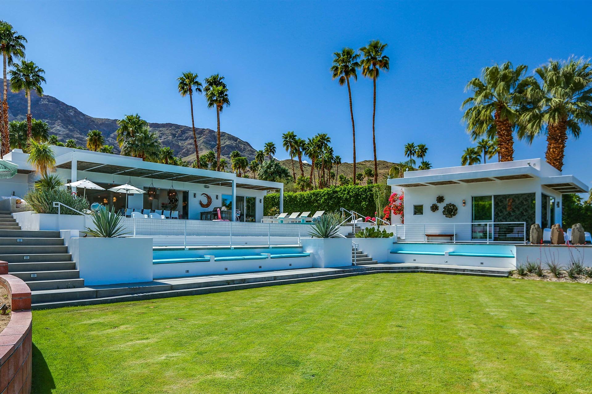 The Bird House of Rancho Mirage