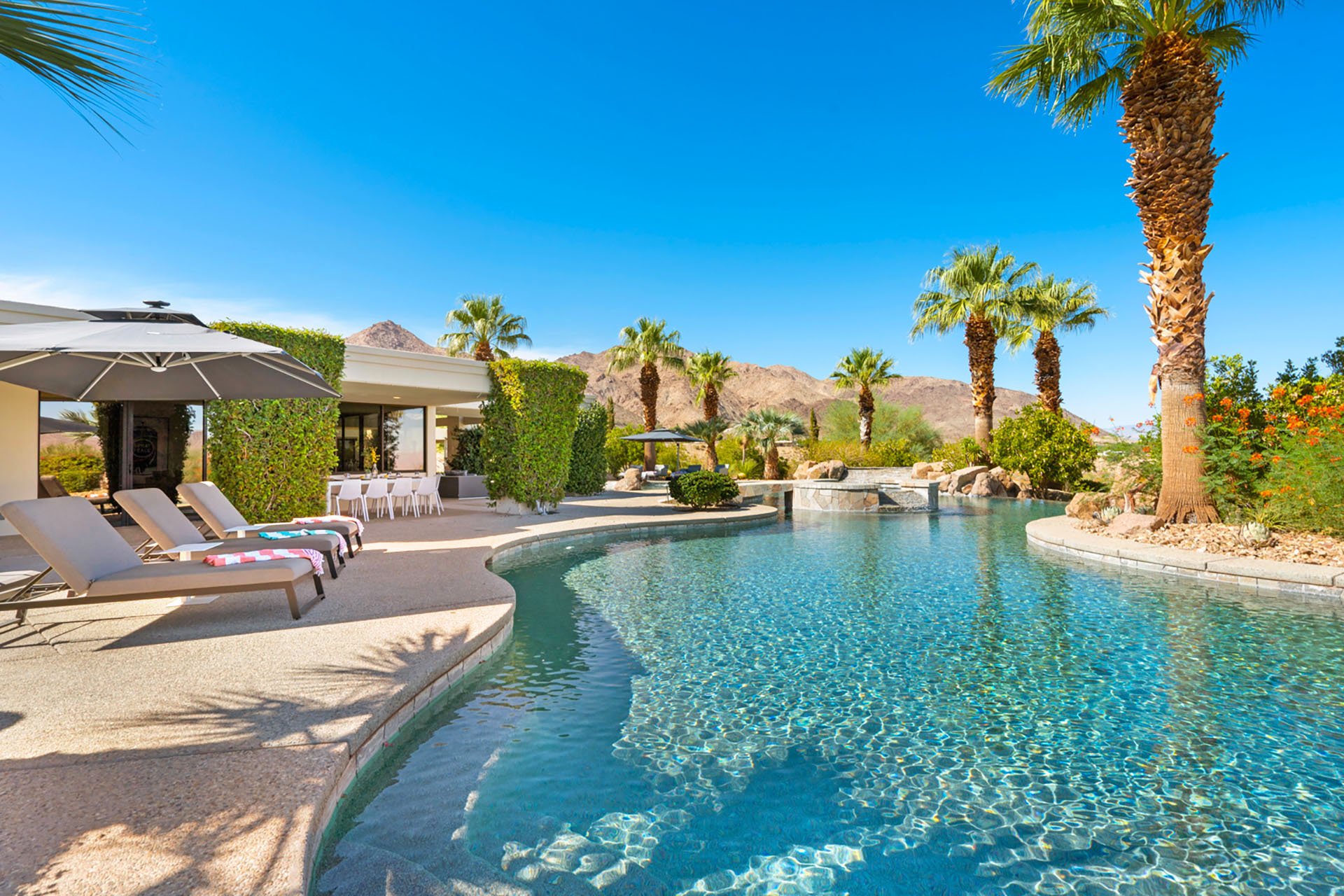 La Paz Estate 