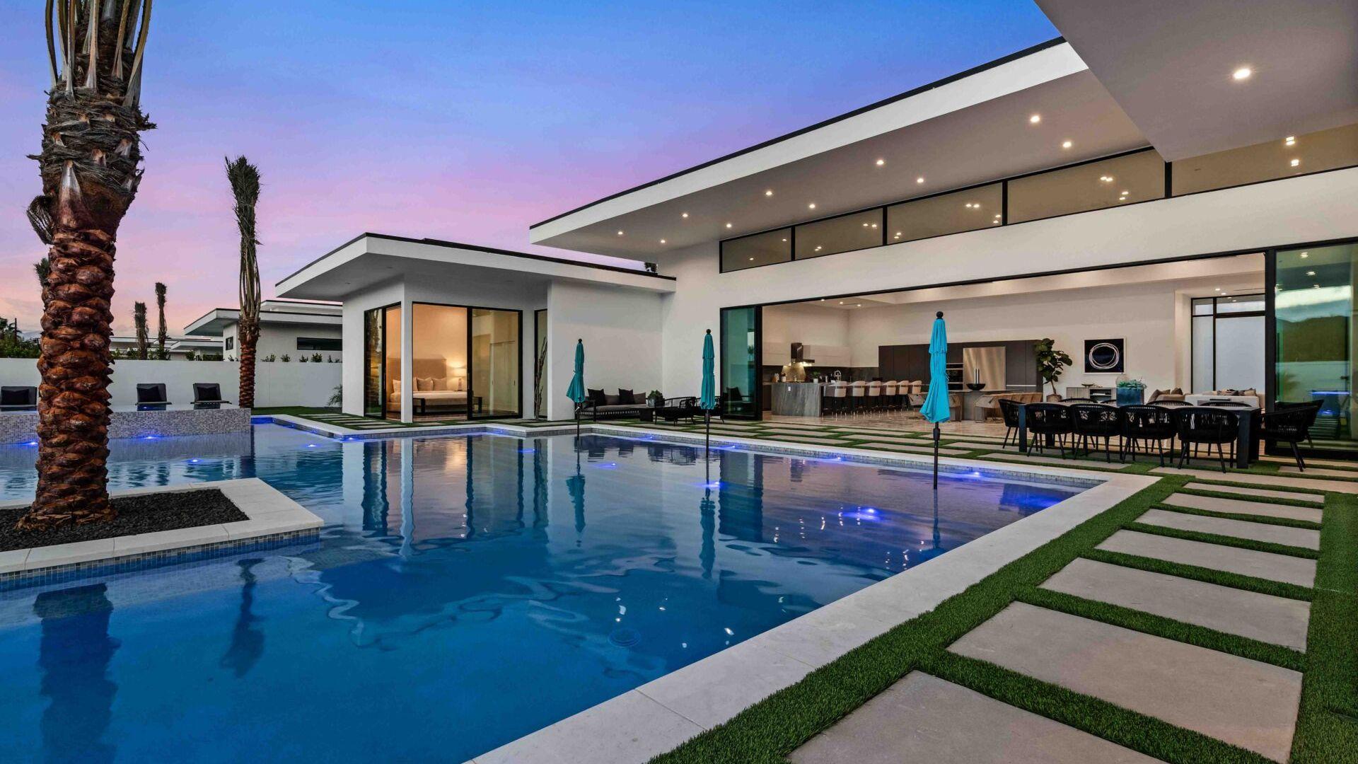 Bravo Villa #14 gallery image 1