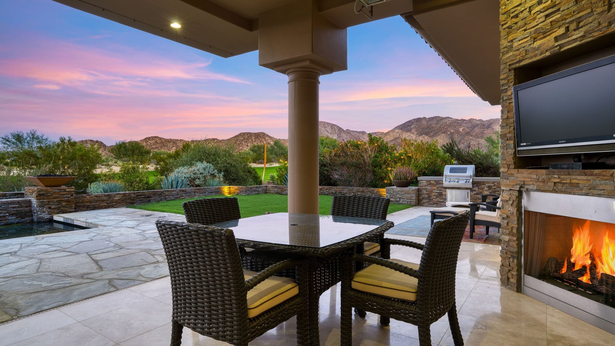 Giraffe View House