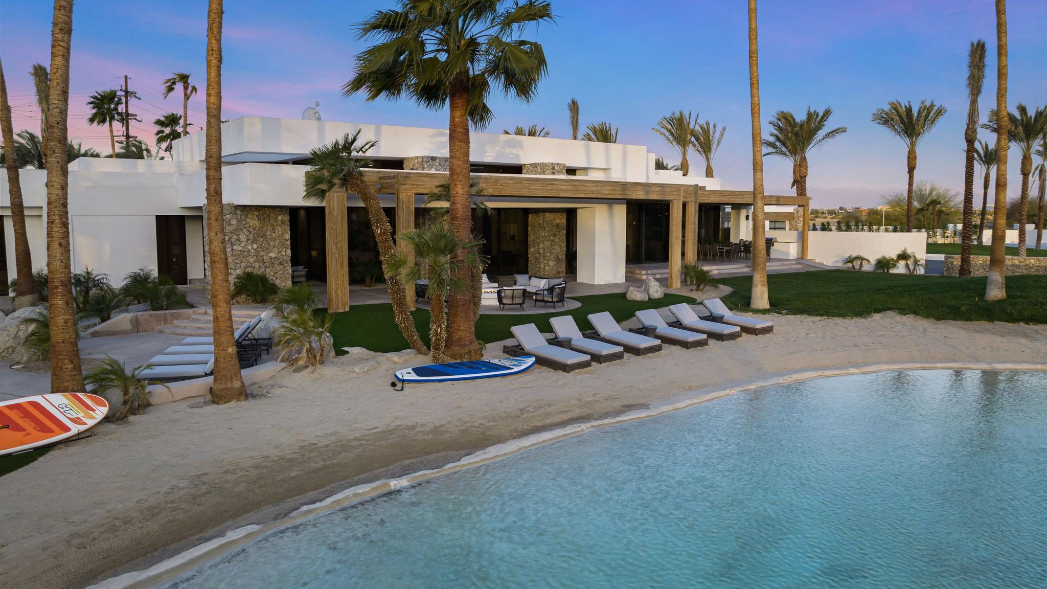 The Bravo Beach Club gallery image 9