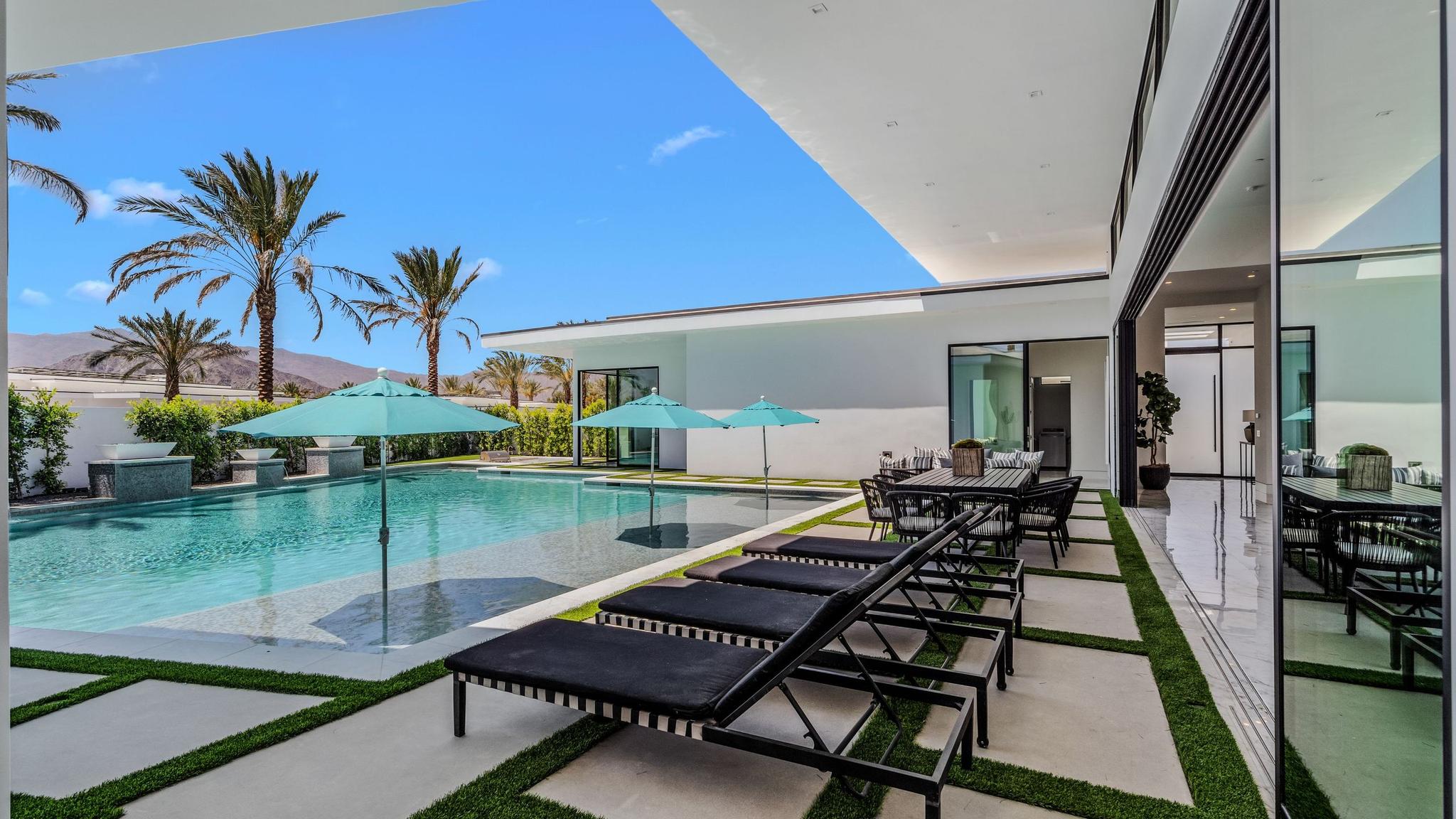 Bravo Villas Cielo gallery image 3