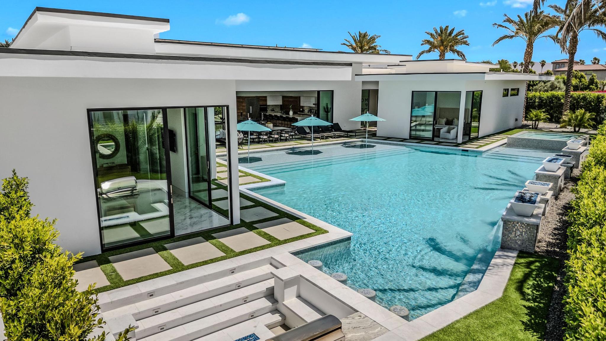 Bravo Villas Cielo gallery image 2