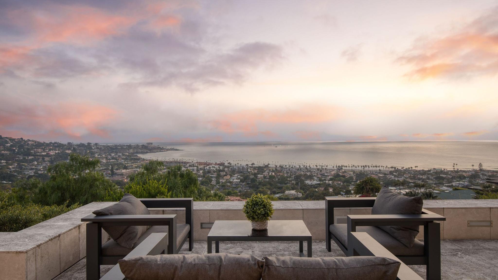 La Jolla Jewel gallery image 4