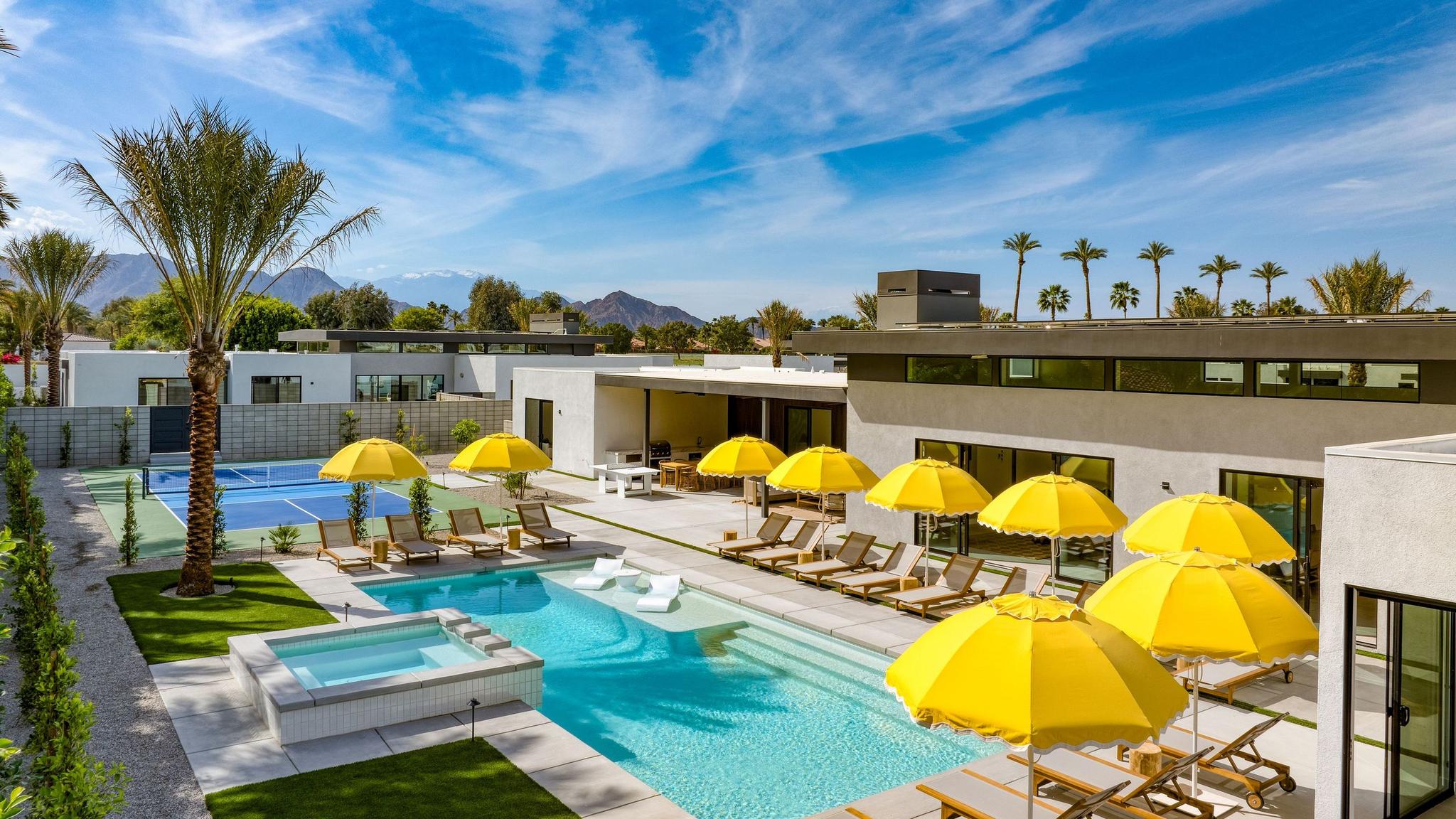 Polo Villa Aura gallery image 1