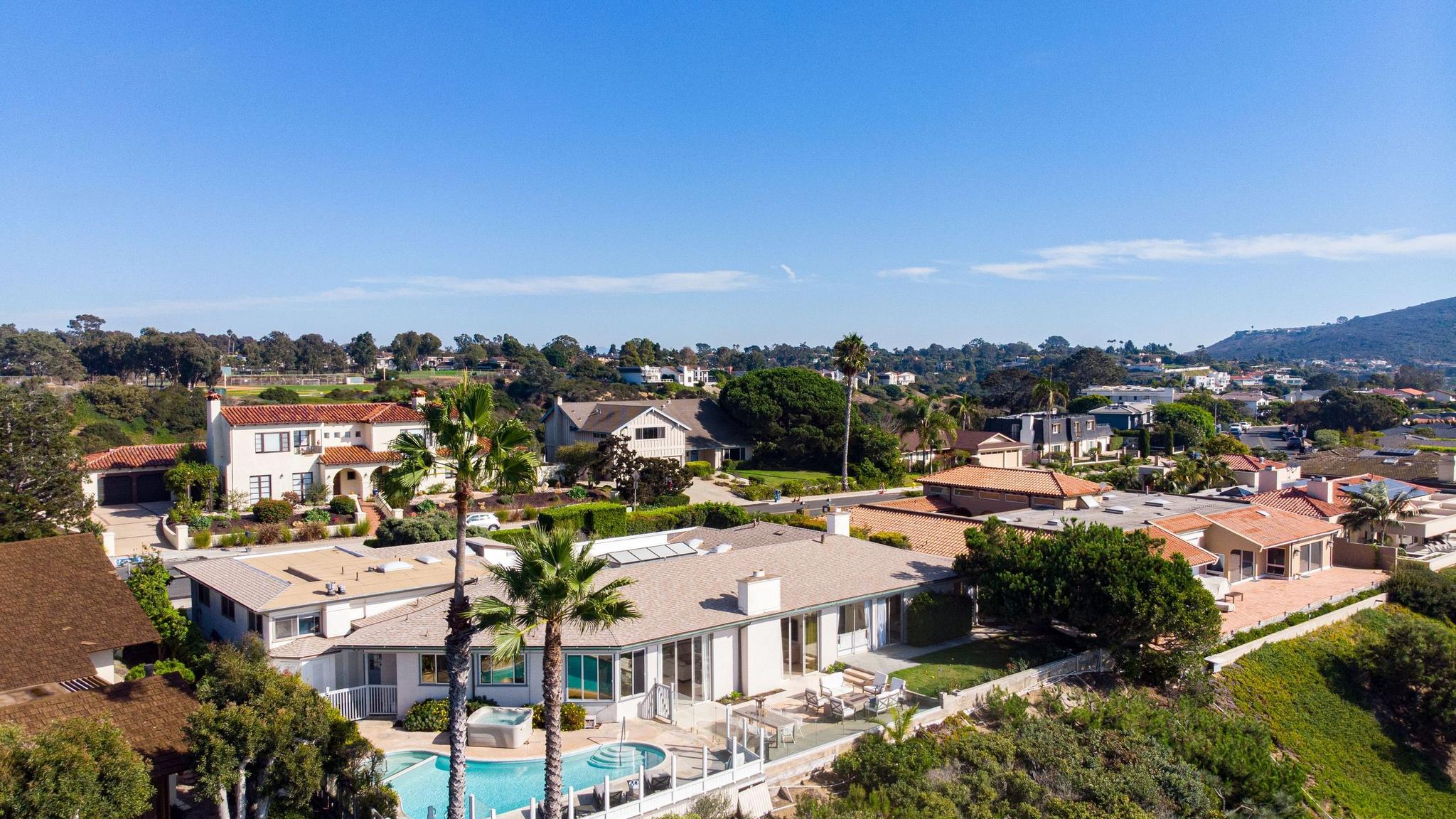 Vista La Jolla Estate gallery image 8
