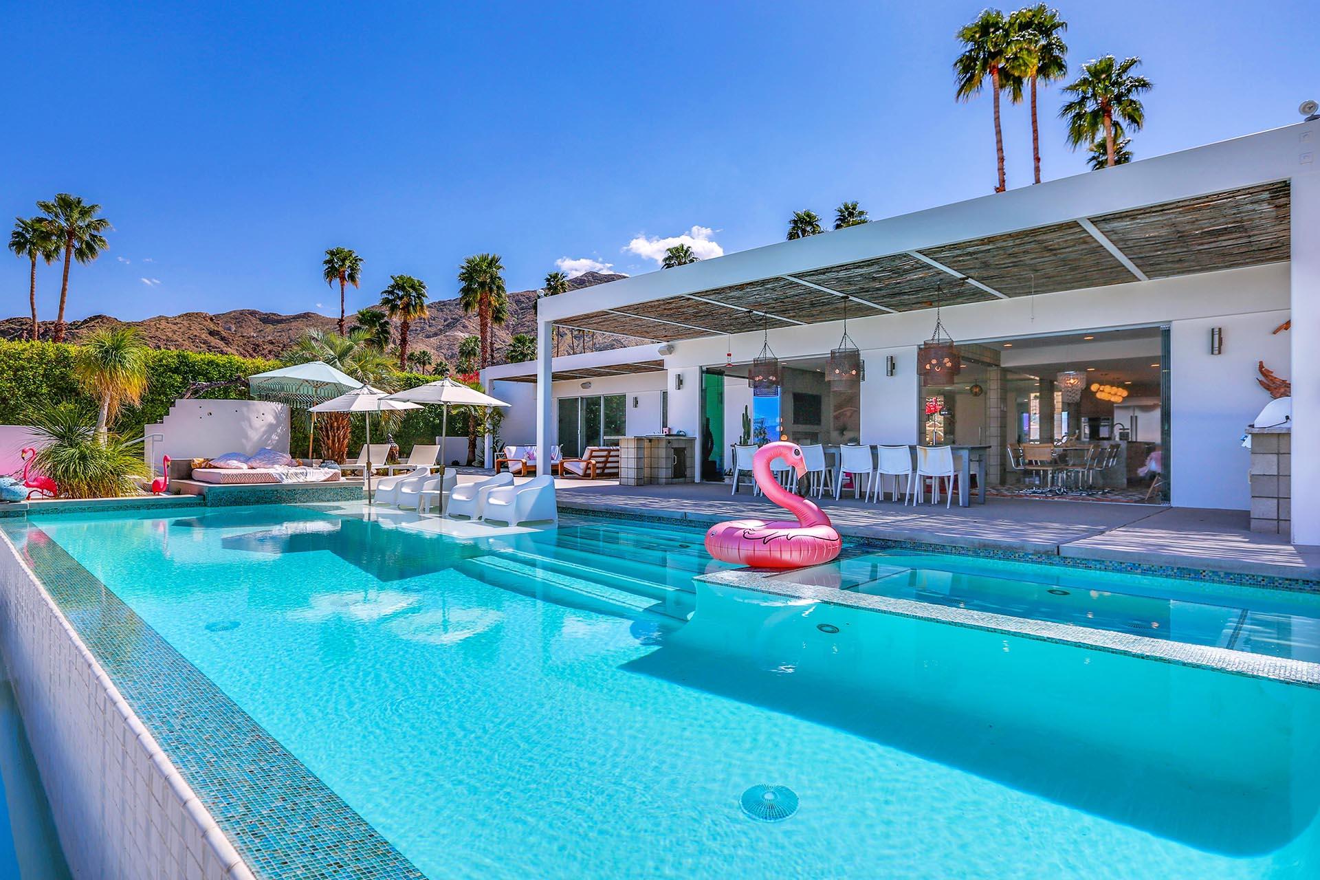 The Bird House of Rancho Mirage gallery image 1